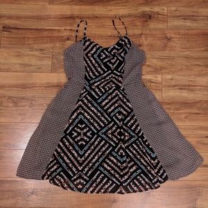 [L] Aztec Patterned Dress